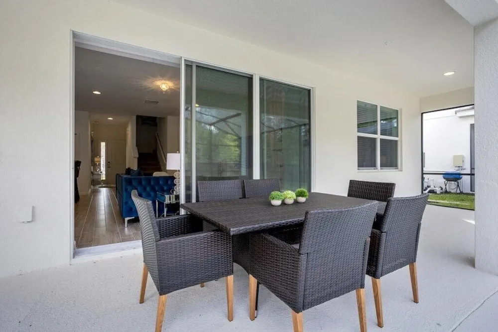 518mb New and Modern 8 Bedroom 5 Bathroom Villa