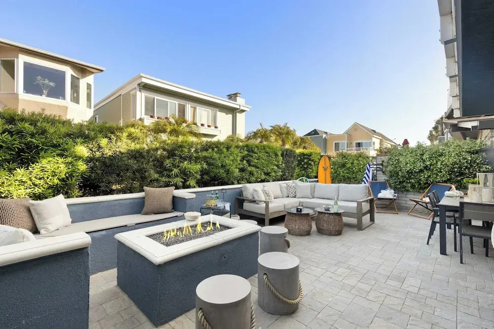 Mission Point Buyout by Avantstay Two Unit Buyout w/ Patio, Fire Pit & Close to Beach! 6bdrs