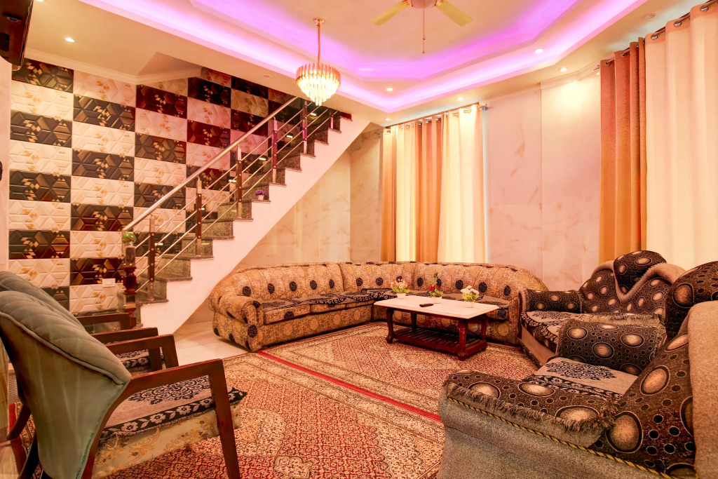 Super Deluxe Roomchandigarh Near Pec-pgi-pu