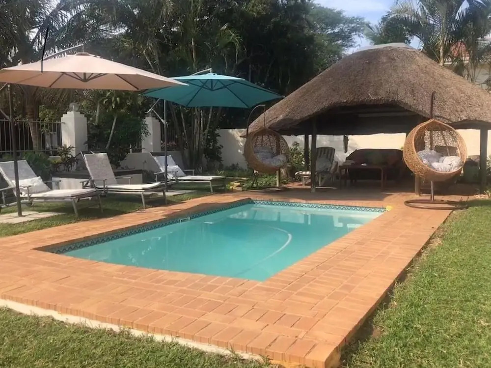 Ezulwini Guest House - Queen Room with Balcony for 2 guests in Ballito