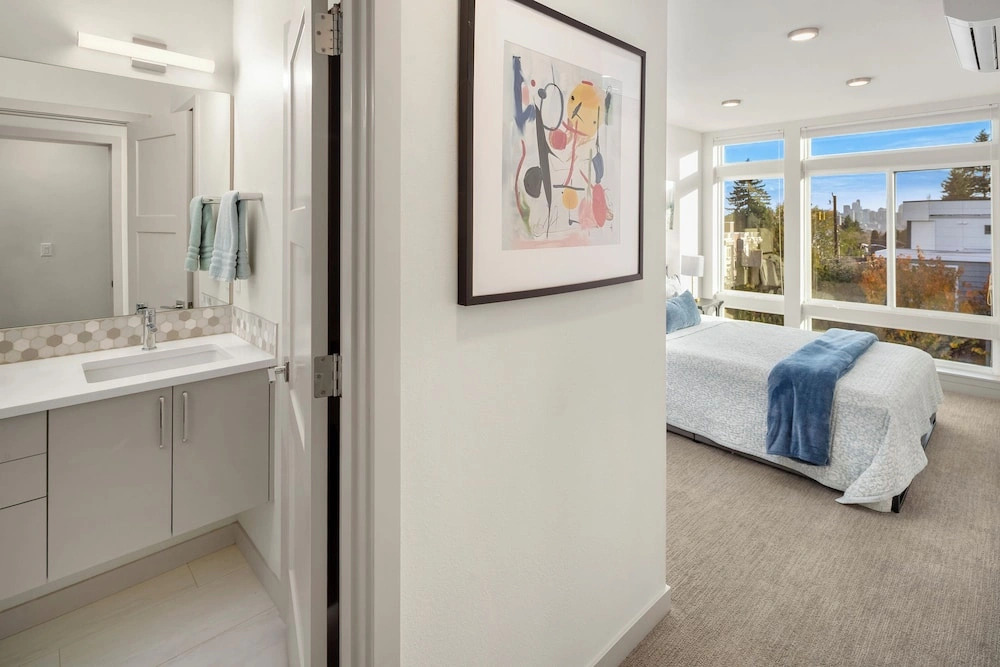 Lake View Townhouse
