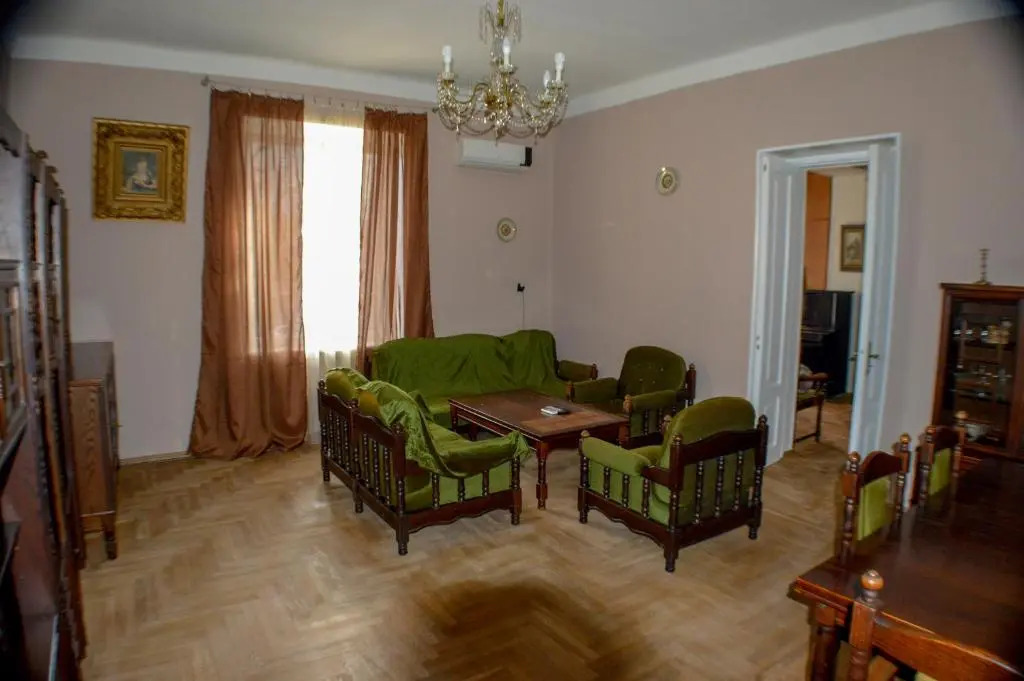 Appartment #9