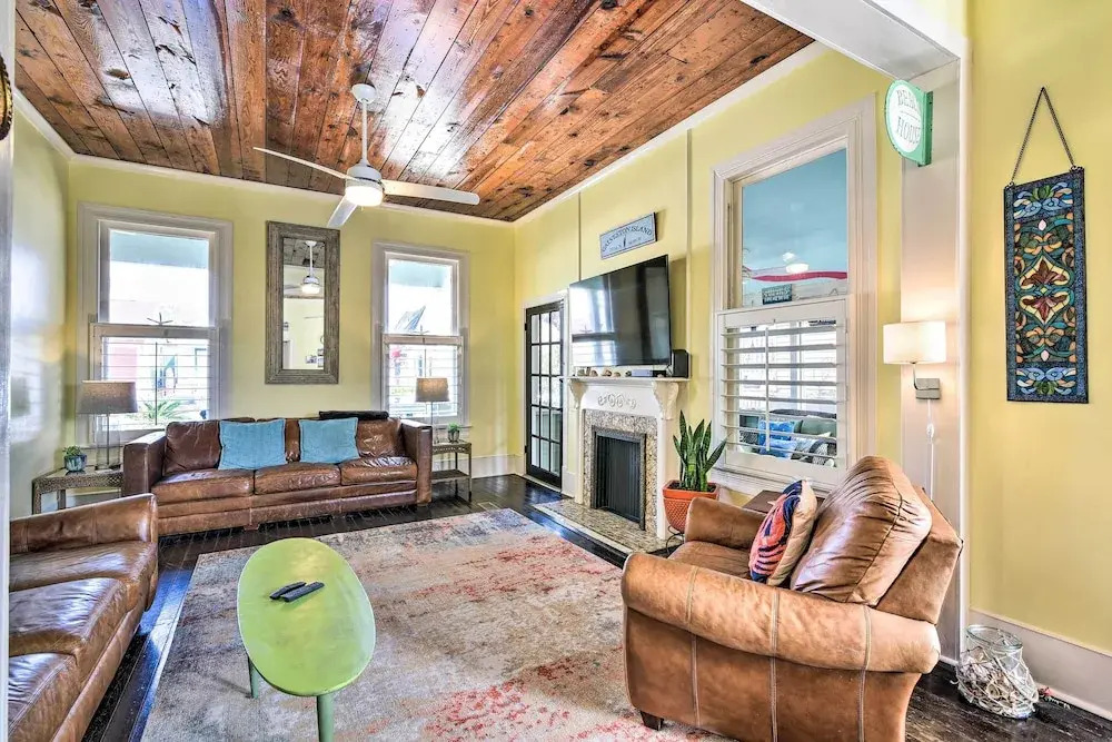 Historic Galveston Hideaway, Walk to the Beach!