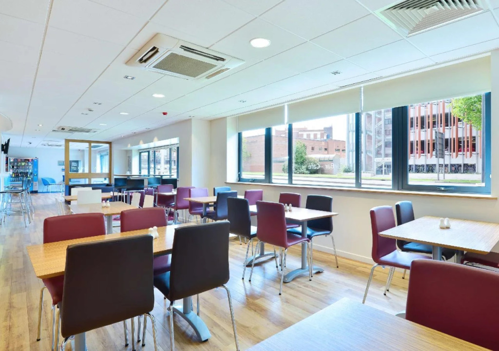 Travelodge Swindon Central