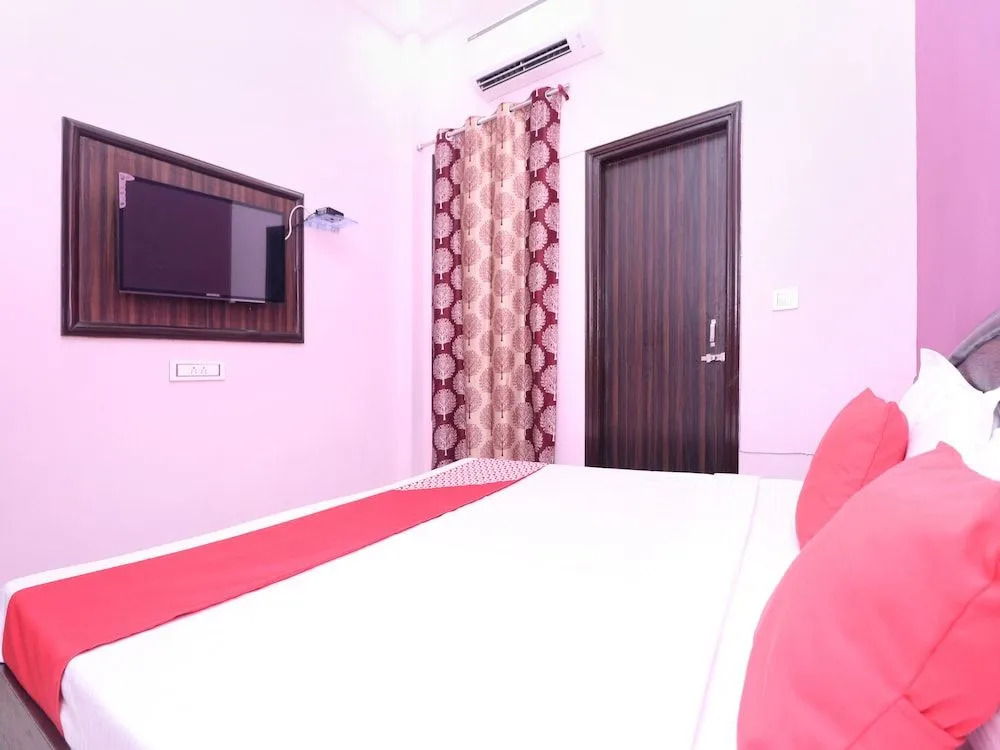 OYO 15127 Pryag Guest House