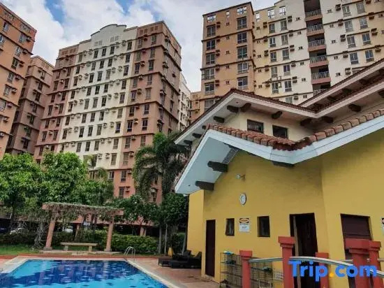 Near Manila Airport, "Hotel Style" Studio Condo With Kitchen + Pool, 5G