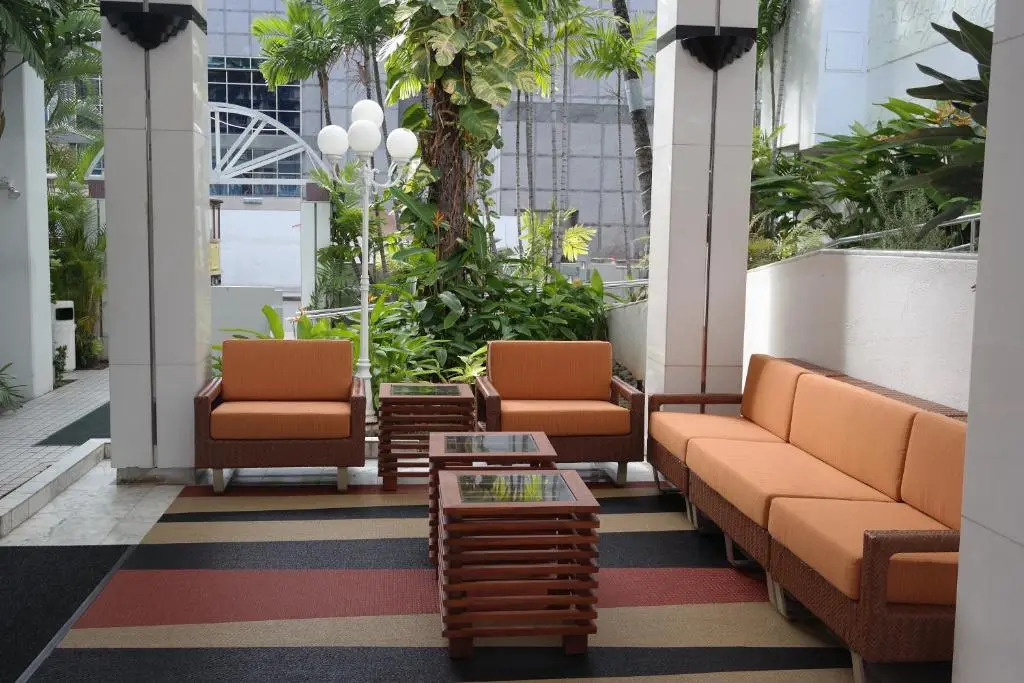 Oasis Hotel Waikiki