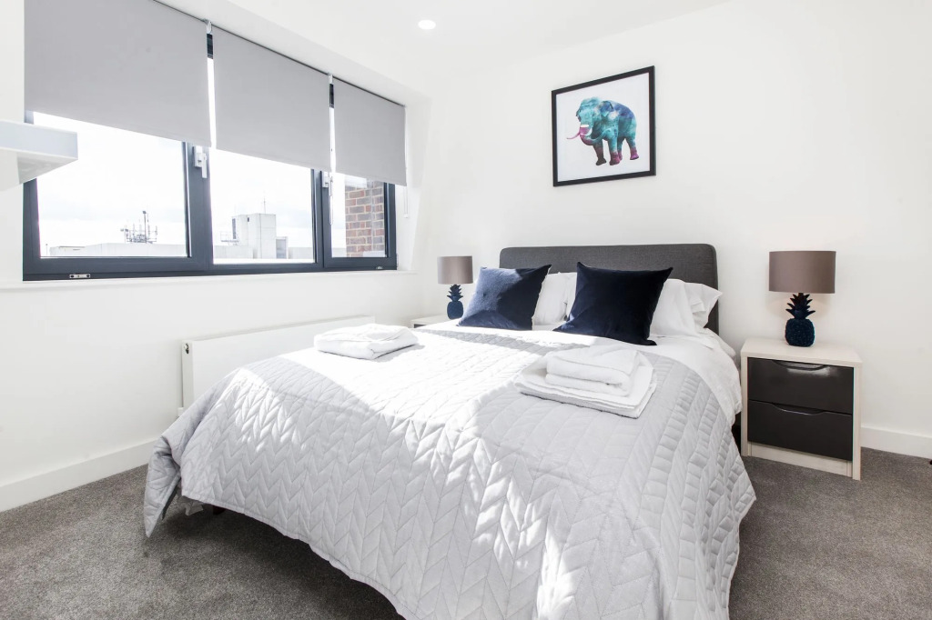 City Stay Apartments - Platform