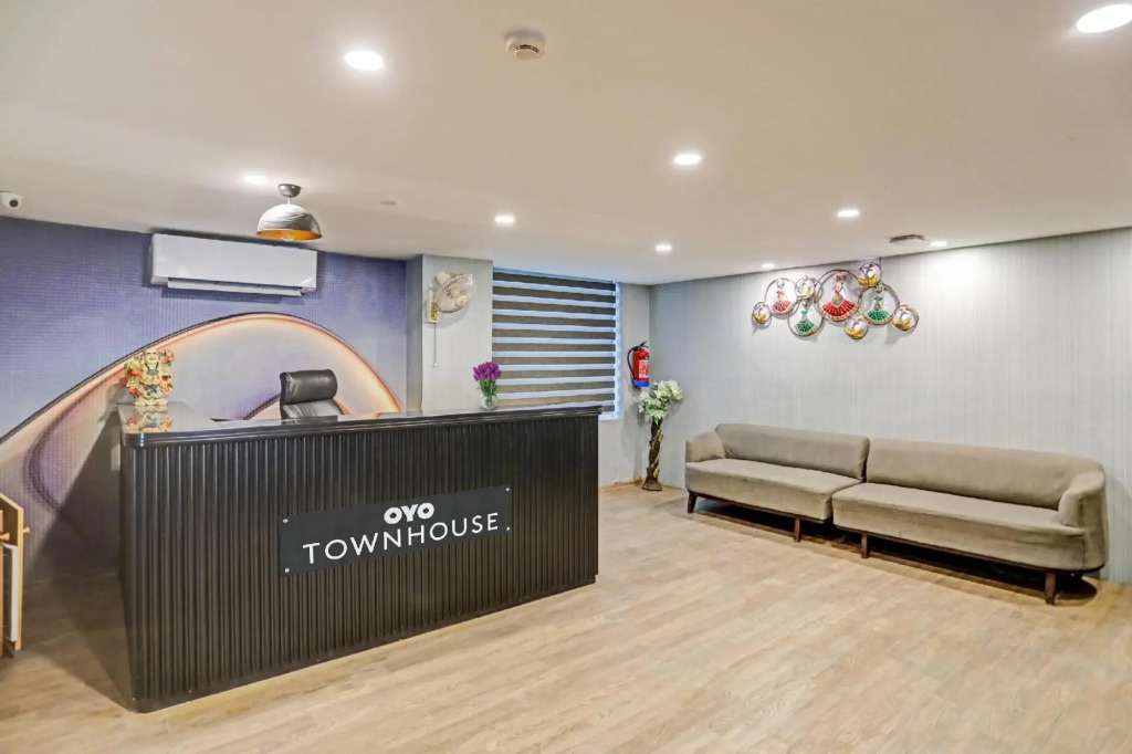 Townhouse Aerosky Grand Near Dwarka Sector 21 Metro Station