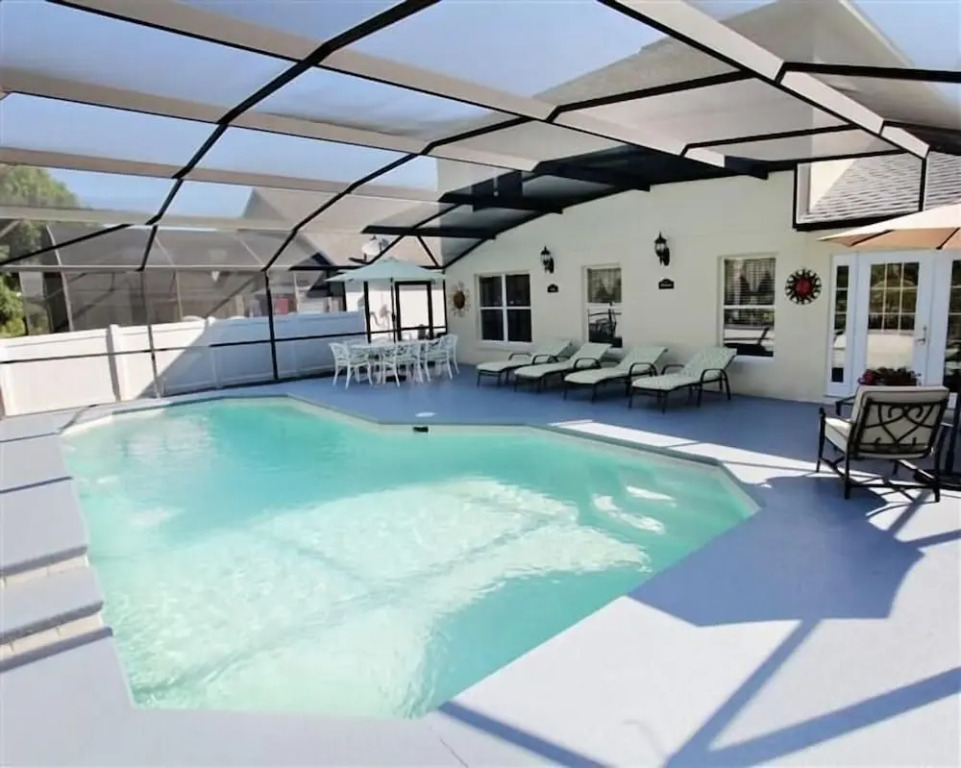 Ref 08 Stunning 5 Bed Villa With own Pool spa Near Disney