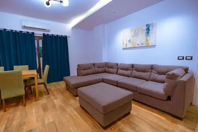 Travelholic Residence New Cairo