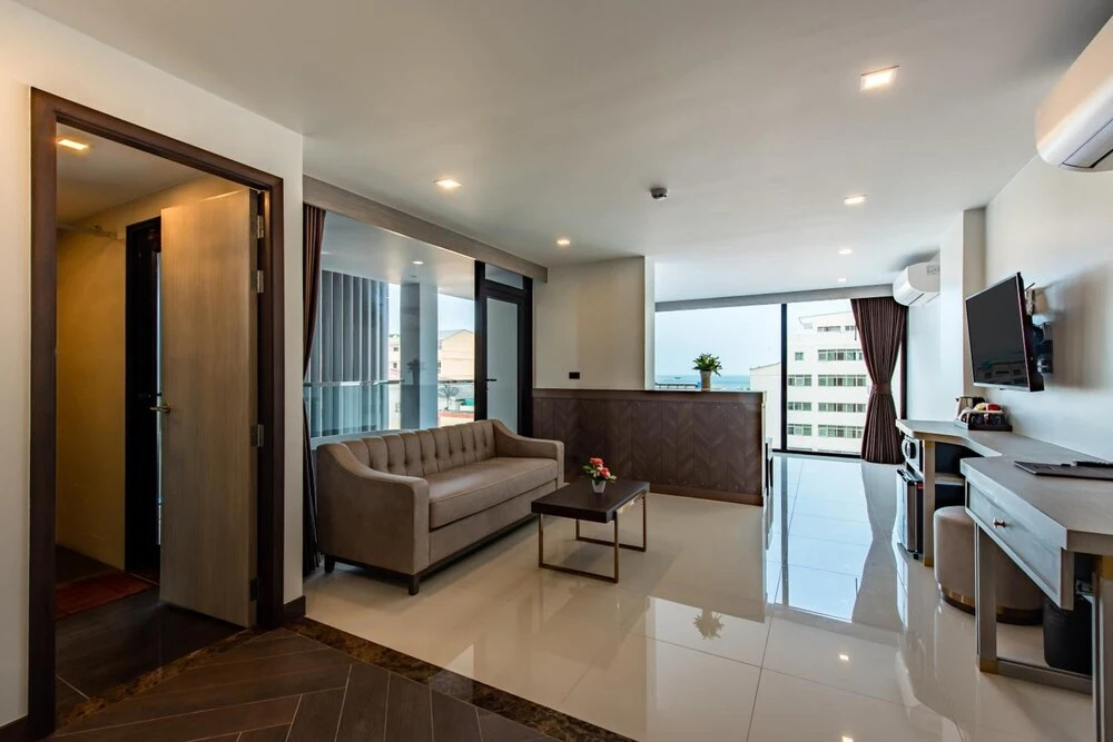 Отель Blackwoods Hotel Pattaya