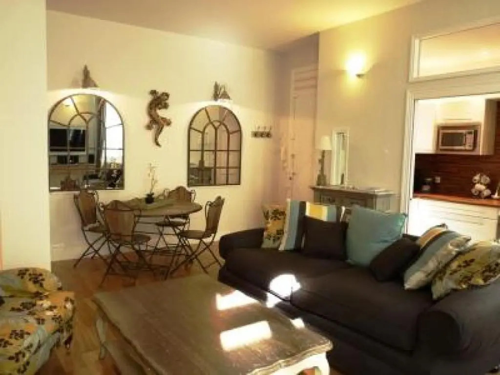 Luxury three Bed apartment in Cannes just a couple of minutes walk to the Palais and beaches 669
