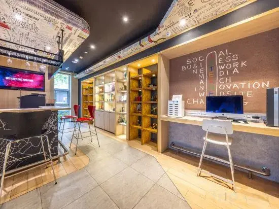 Ibis Hotel (Lanzhou Dongfanghong Square)