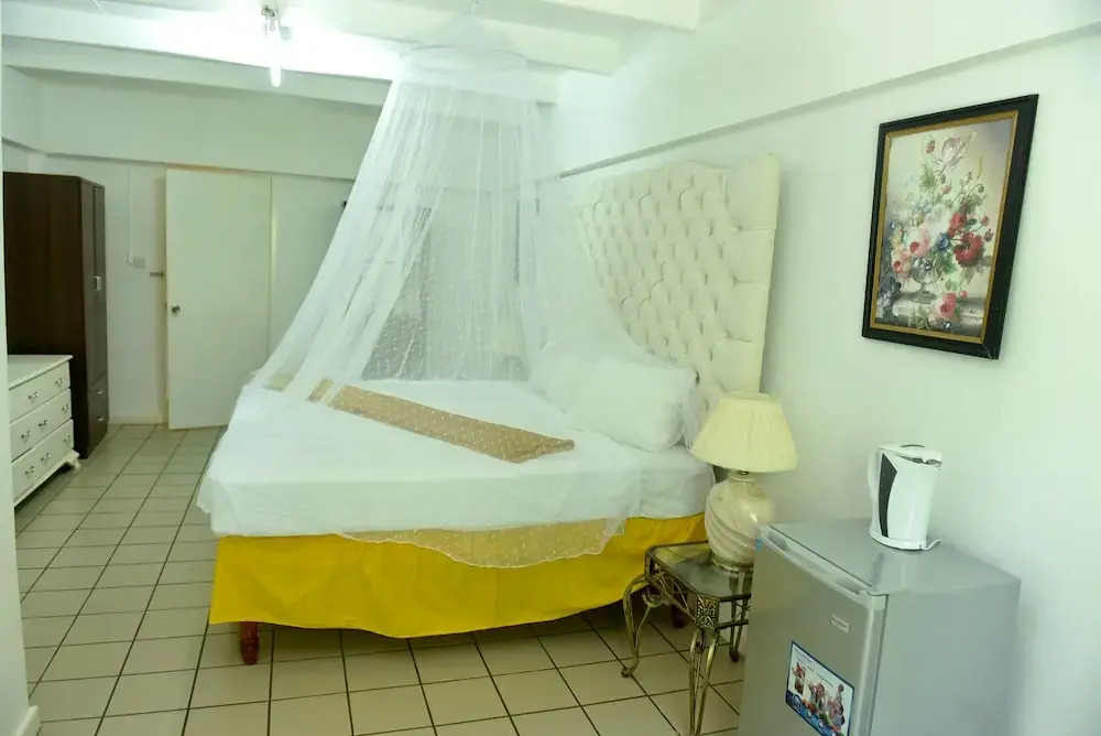 Pineapple Suites