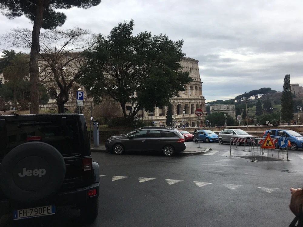 Colosseo Flat - Blue Sky Apt