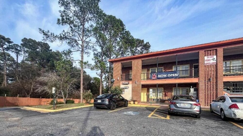 Studio 6 Suites Albany, GA
