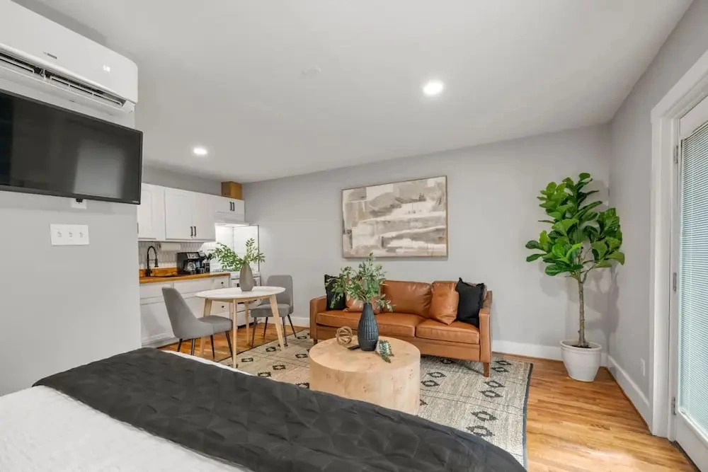 Central Houston Studio Near Eado and Downtown