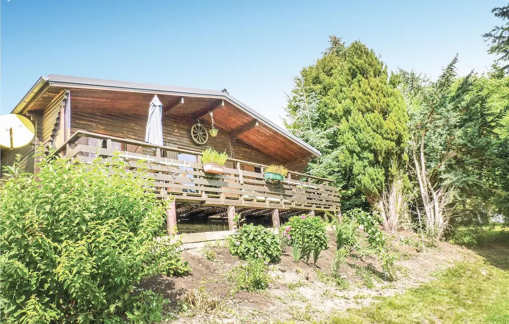 Awesome Home in Schlindermanderscheid With 2 Bedrooms and Wifi