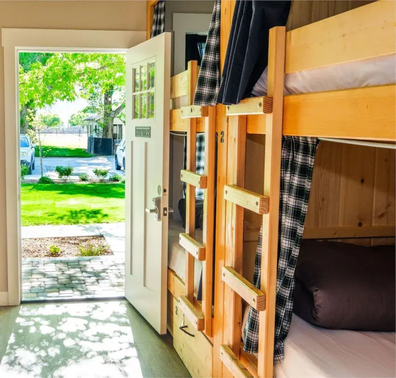 Eastside Guesthouse and Bivy
