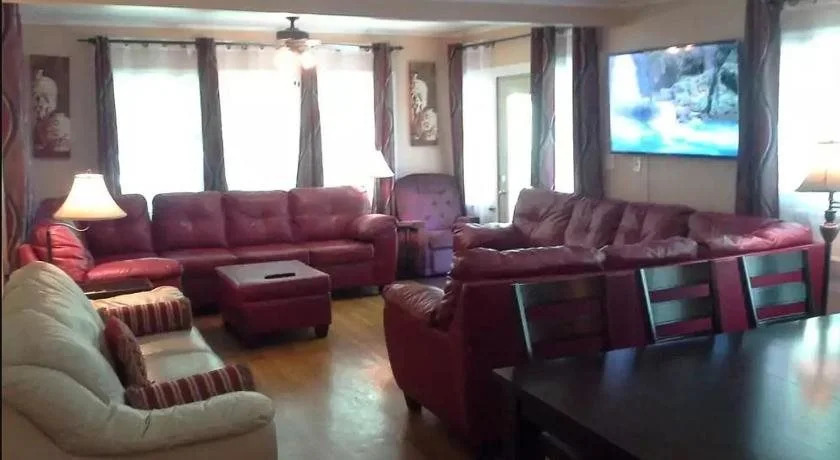JARVIS Edgewater Park & Beach Villa-Hotel