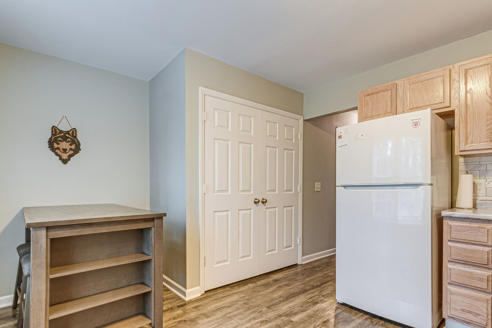 2 Mi to Lenovo Center: Dog-friendly Getaway