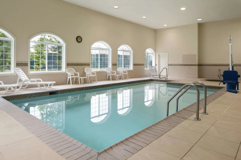 Country Inn & Suites by Radisson, Baltimore North, MD