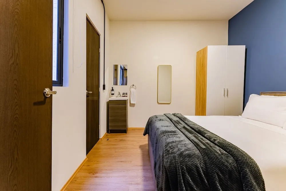 Mariano Escobedo Apartments by VH