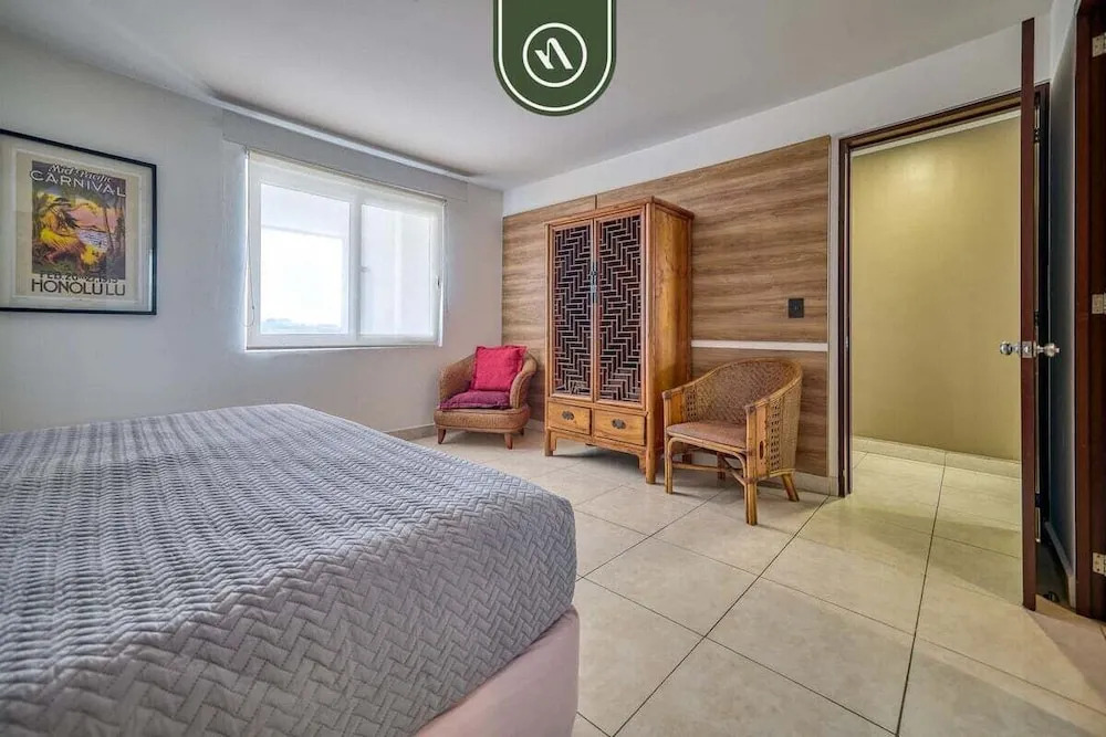 Oceanfron 4 BR Condo - Beach - Wyndham Pool