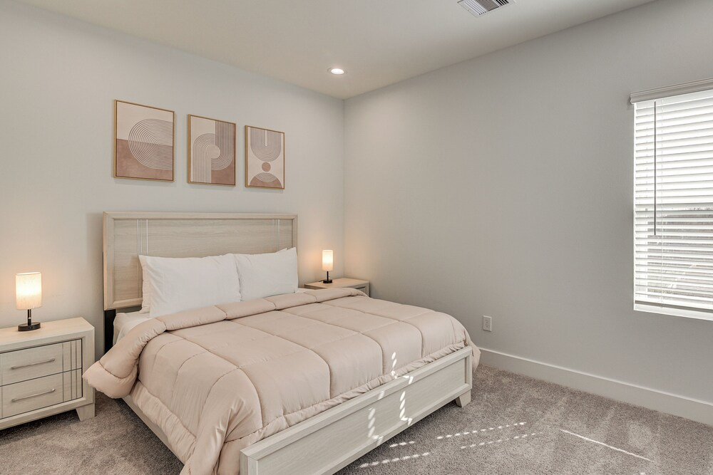 Sleek & Spacious! Prime Houston Home Near NRG