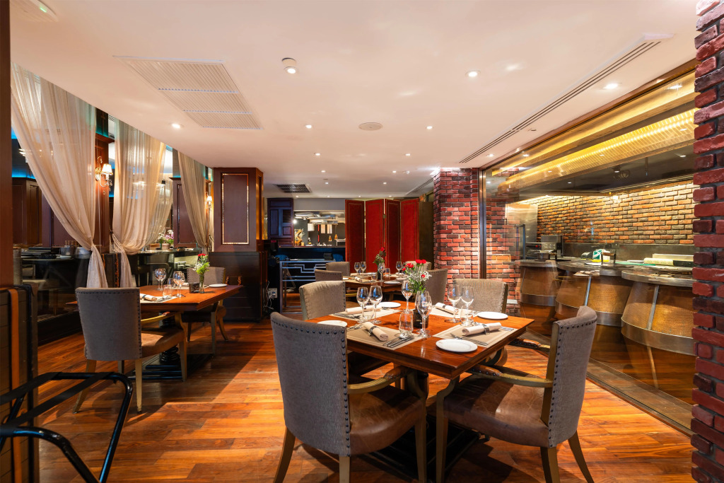Radisson Suites Bangkok Sukhumvit