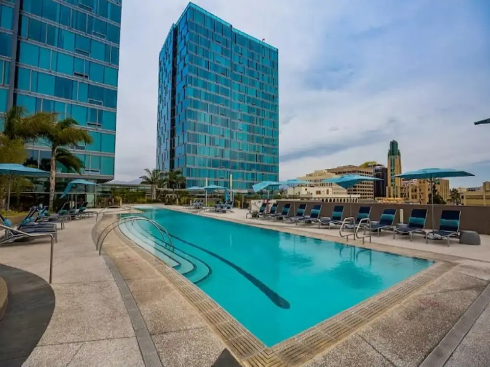Modern La 2 Bedroom Luxury Suites