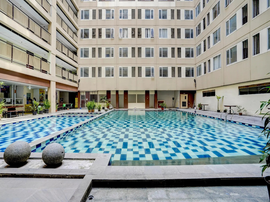 OYO 90042 Emerald Towers