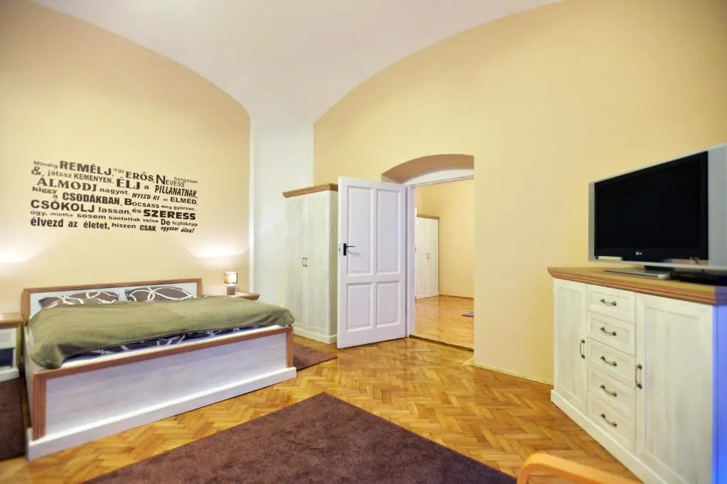 Főtér Apartman