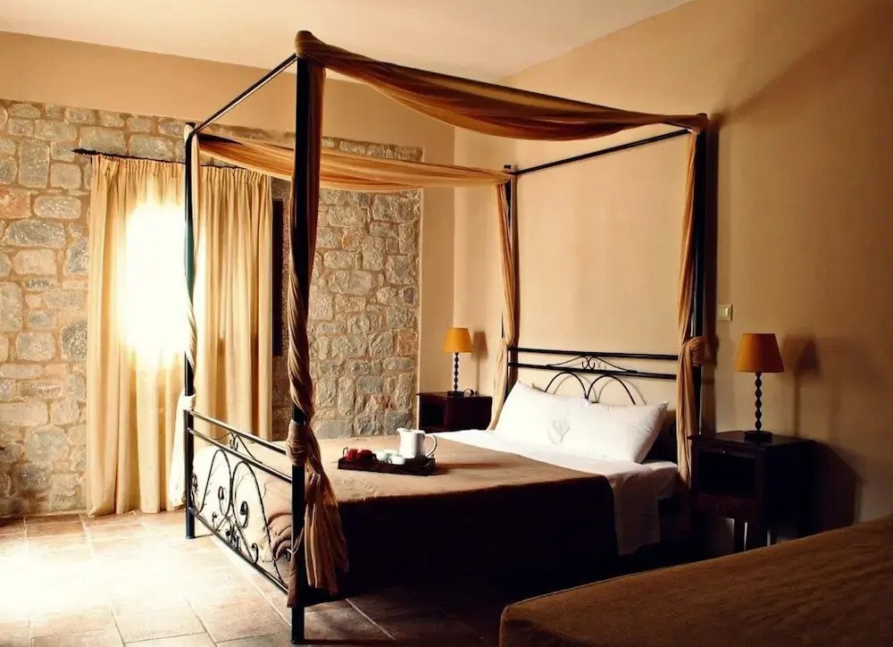 Vlyhada Residence & Restaurant