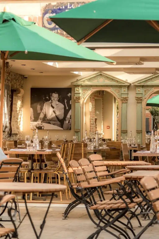 NoTwenty9 Bar and Restaurant