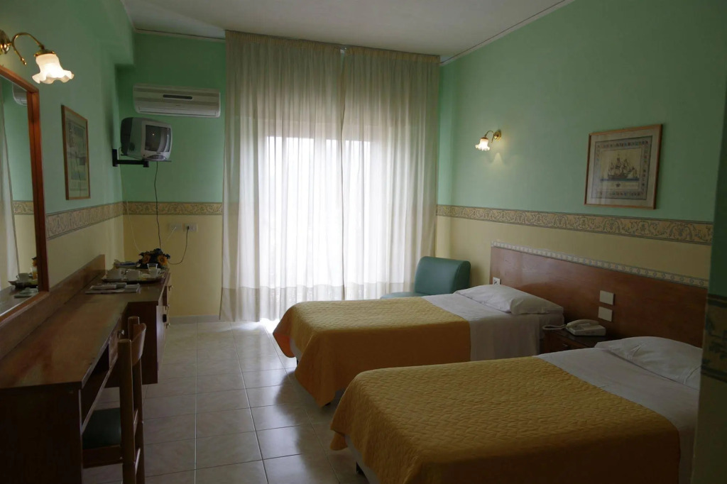 Tennis Hotel