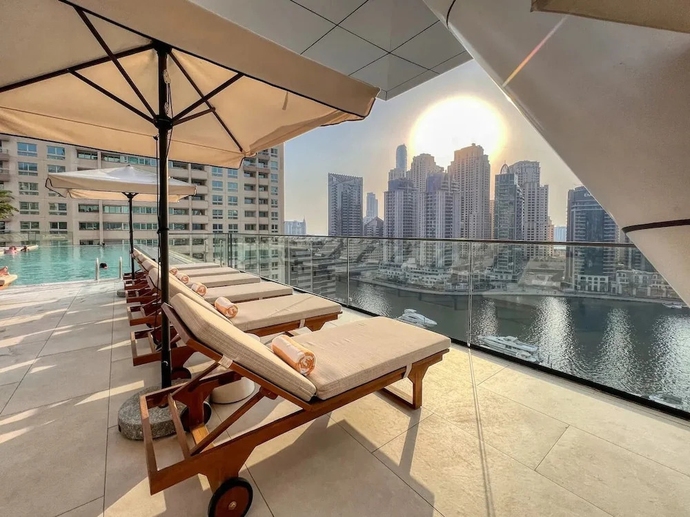 High Floor and full Marina view