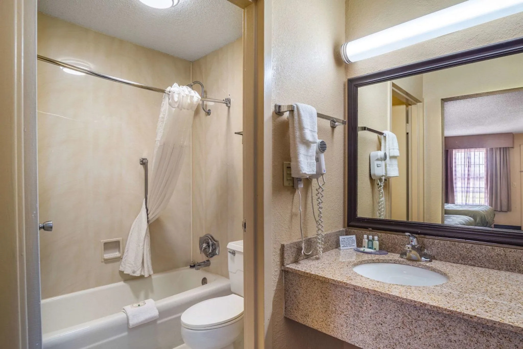Quality Inn & Suites Santee I-95