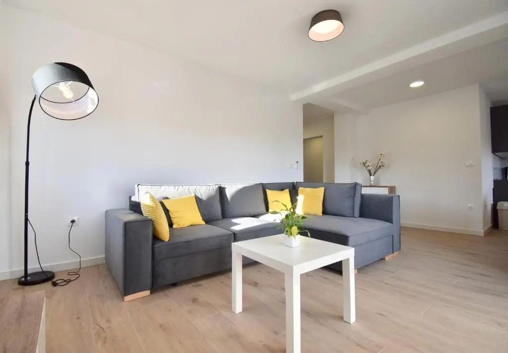 Apartments Mira