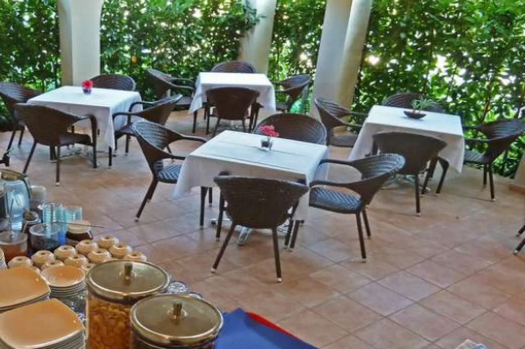 Hotel Eleana