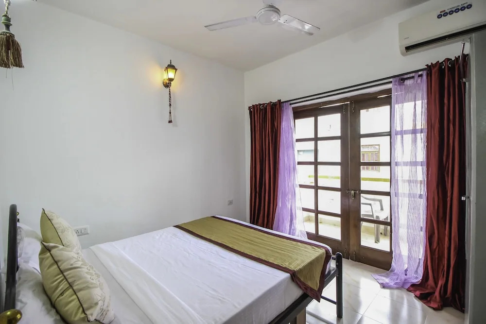 OYO 10495 Home Poolview 1BHK Candolim