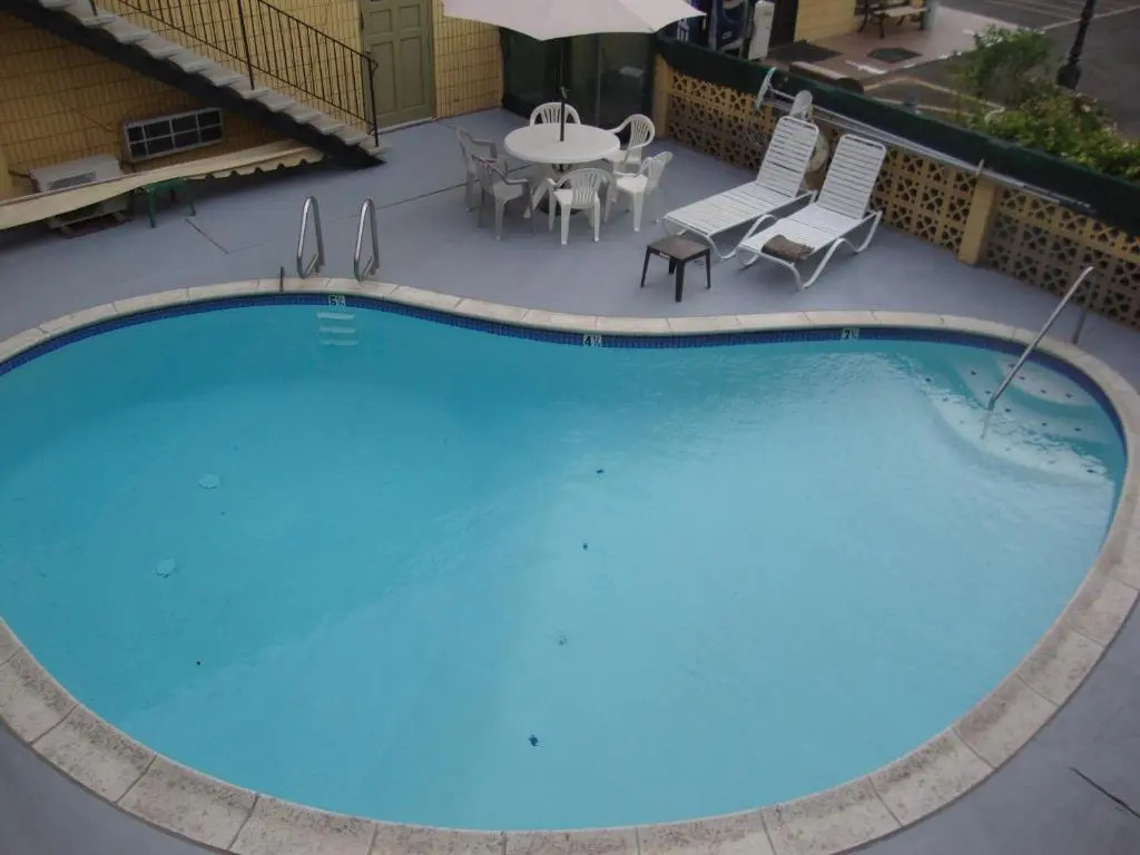 Townhouse Inn and Suites