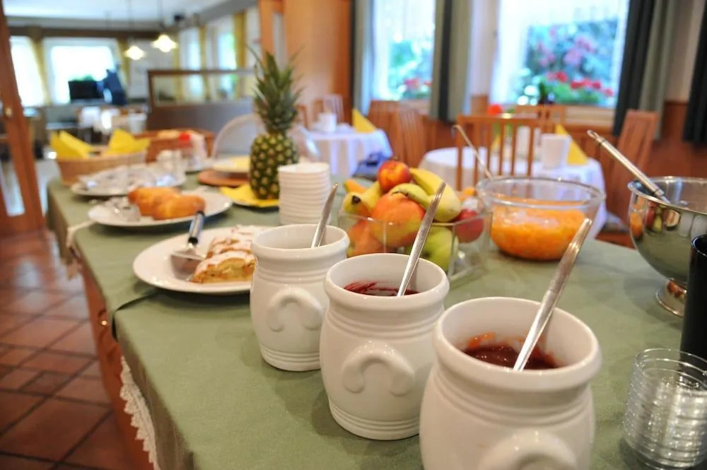 Hotel Pension Schweitzer
