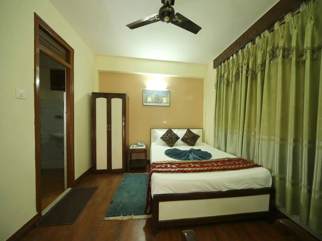 The Hotel Pleasure Home Inn