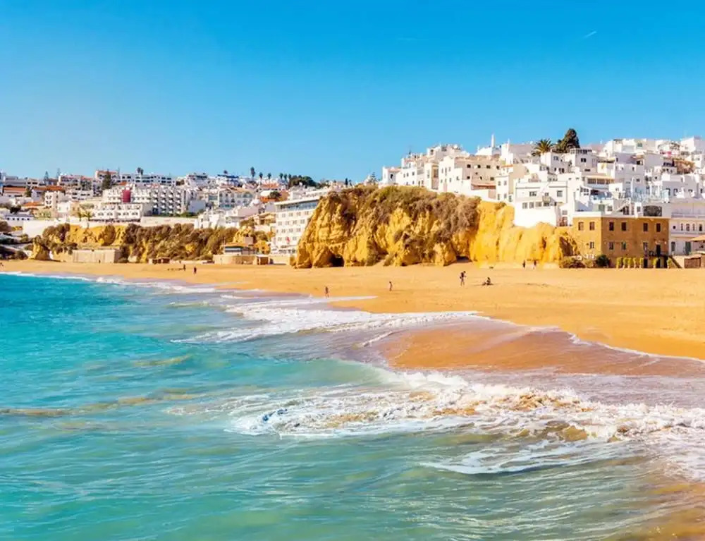 Apartment with 2 Bedrooms in Albufeira, with Wonderful City View, Terrace And Wifi - 2 Km From the Beach
