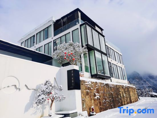 XMAN Sunrise Peaks Resort