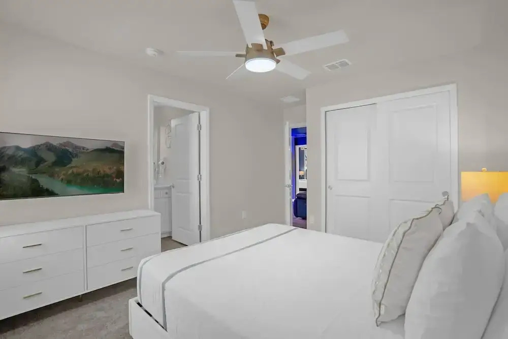 Upstay 10br Family Retreat w Pool Hot Tub Games