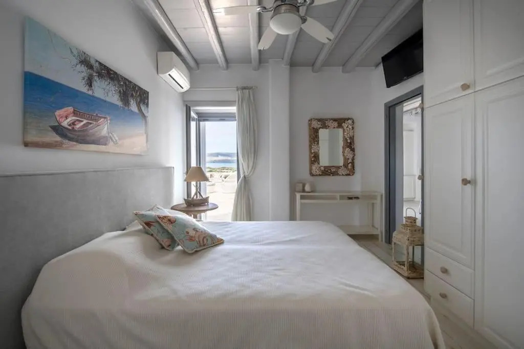 Sunray Pounta Paros Beachfront Villa near Kitesurf