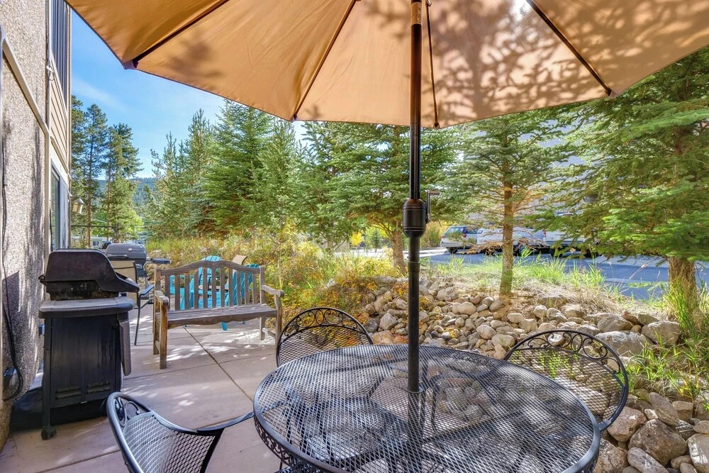Half-mi to Main Street Breck: All-season Escape